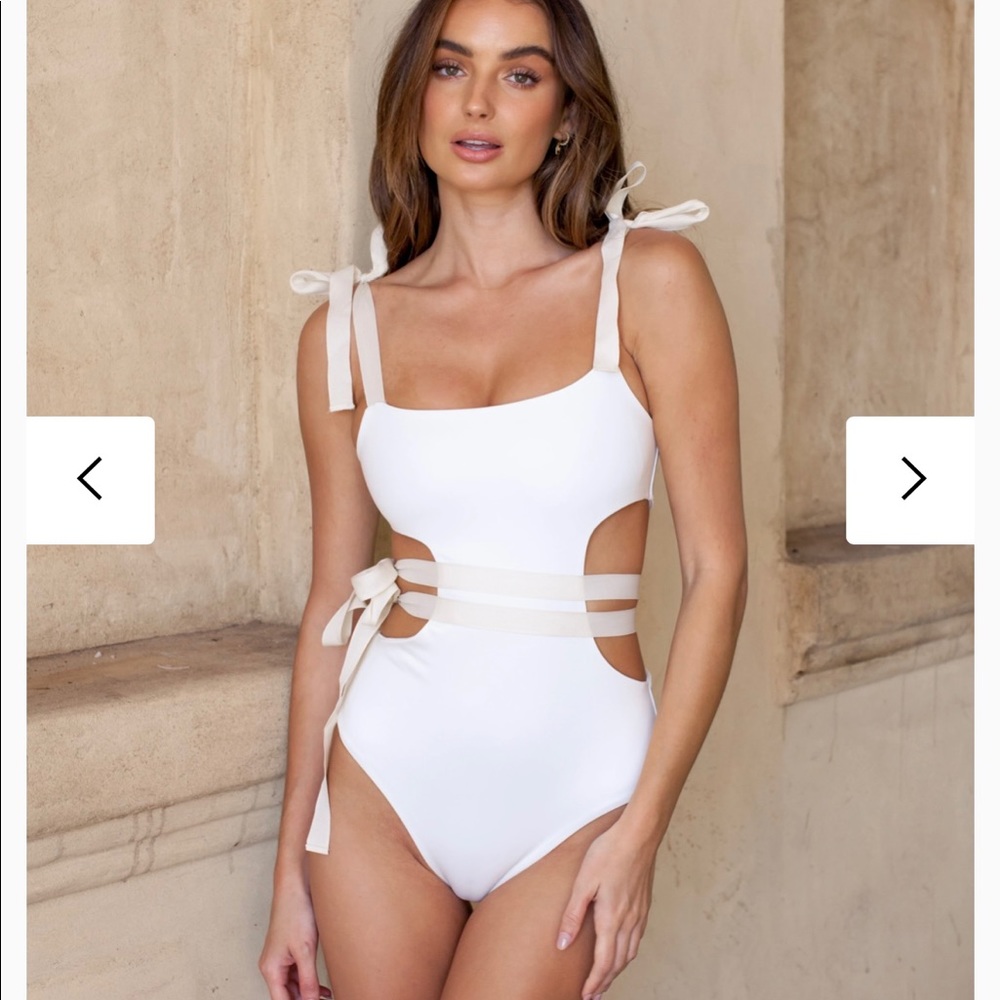 Divino Seas NWT Ivory One Piece